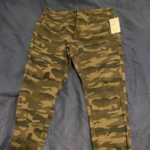 Camo pants size 27